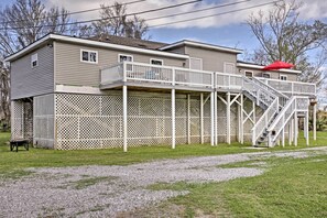 Front of property - Lytle Farms (Theriot)