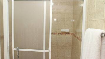 Ducha, cabezal de ducha tipo lluvia, artículos de tocador gratuitos