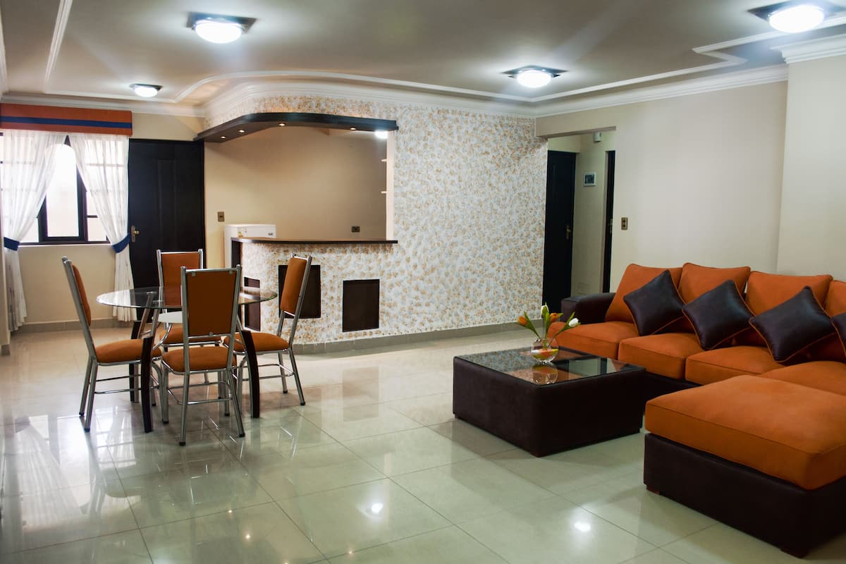 Premium Apartment, 3 Bedrooms, 2 Bathrooms | Living area