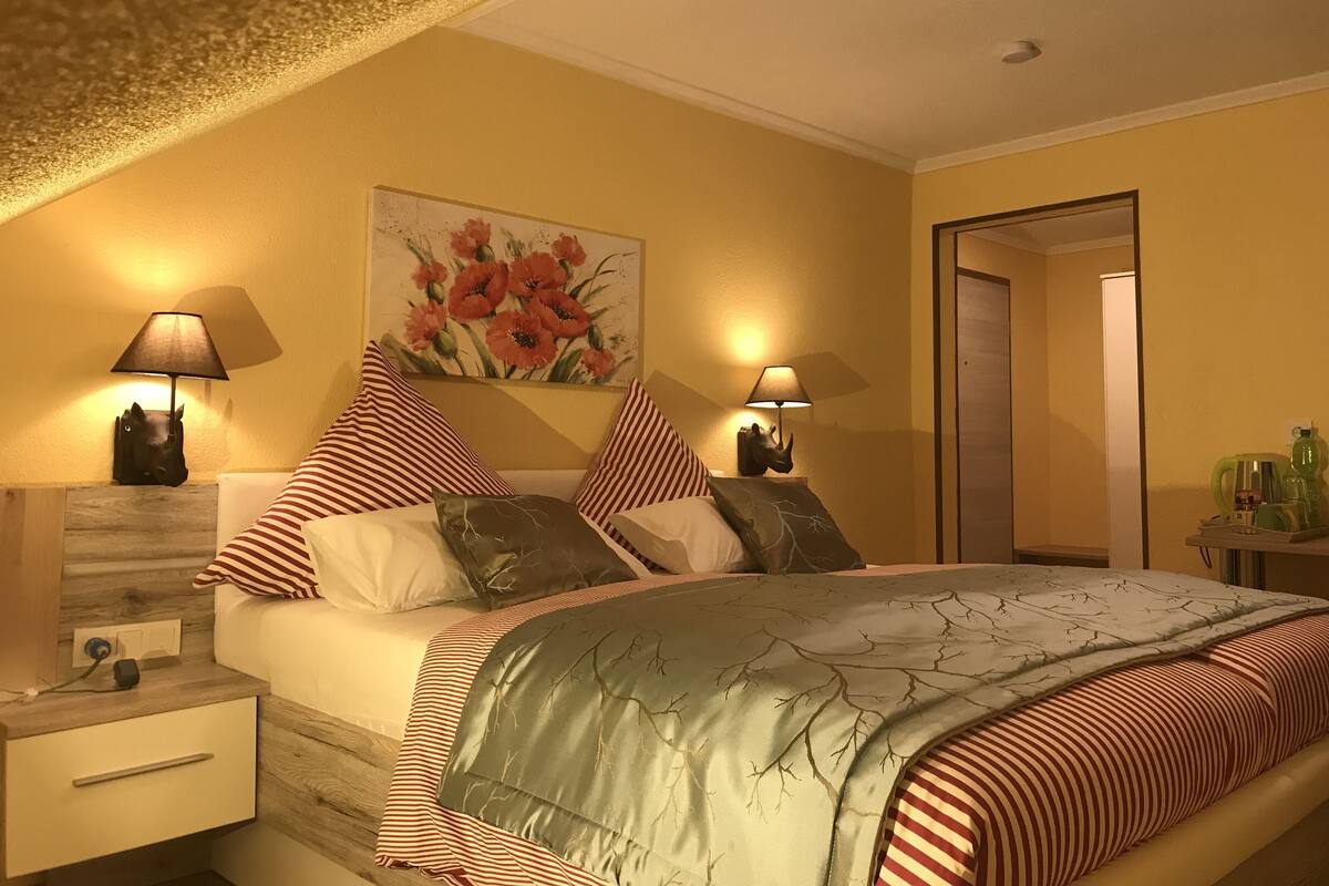 Standard Double Room, Non Smoking | Minibar, in-room safe, desk, soundproofing