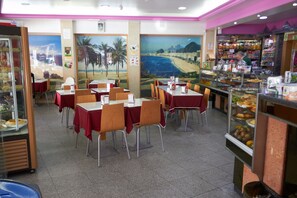 Food court - Residencial - Hotel Copacabana (Almada)