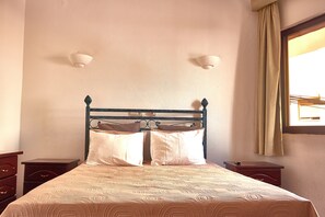 Double Room, 1 Double Bed, Balcony, City View - Residencial - Hotel Copacabana (Almada)