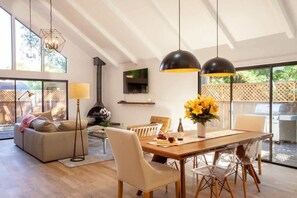 Dining - House on Broadway • Steps to Plaza + Pool (Sonoma)