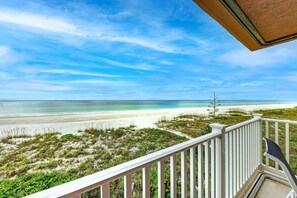 Property grounds - Endless Summer: Gulf Front, Pool, Views by Anna Maria Life Vacation Rentals (Bradenton Beach)