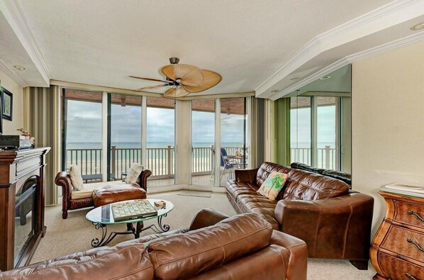 Smart TV, fireplace, stereo