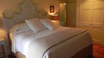 5 多间卧室、办公桌、熨斗/熨衣板、旅行婴儿床