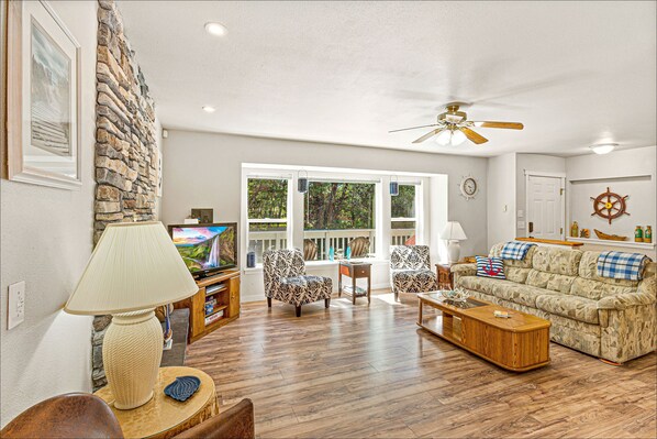 TV, fireplace, DVD player, stereo
