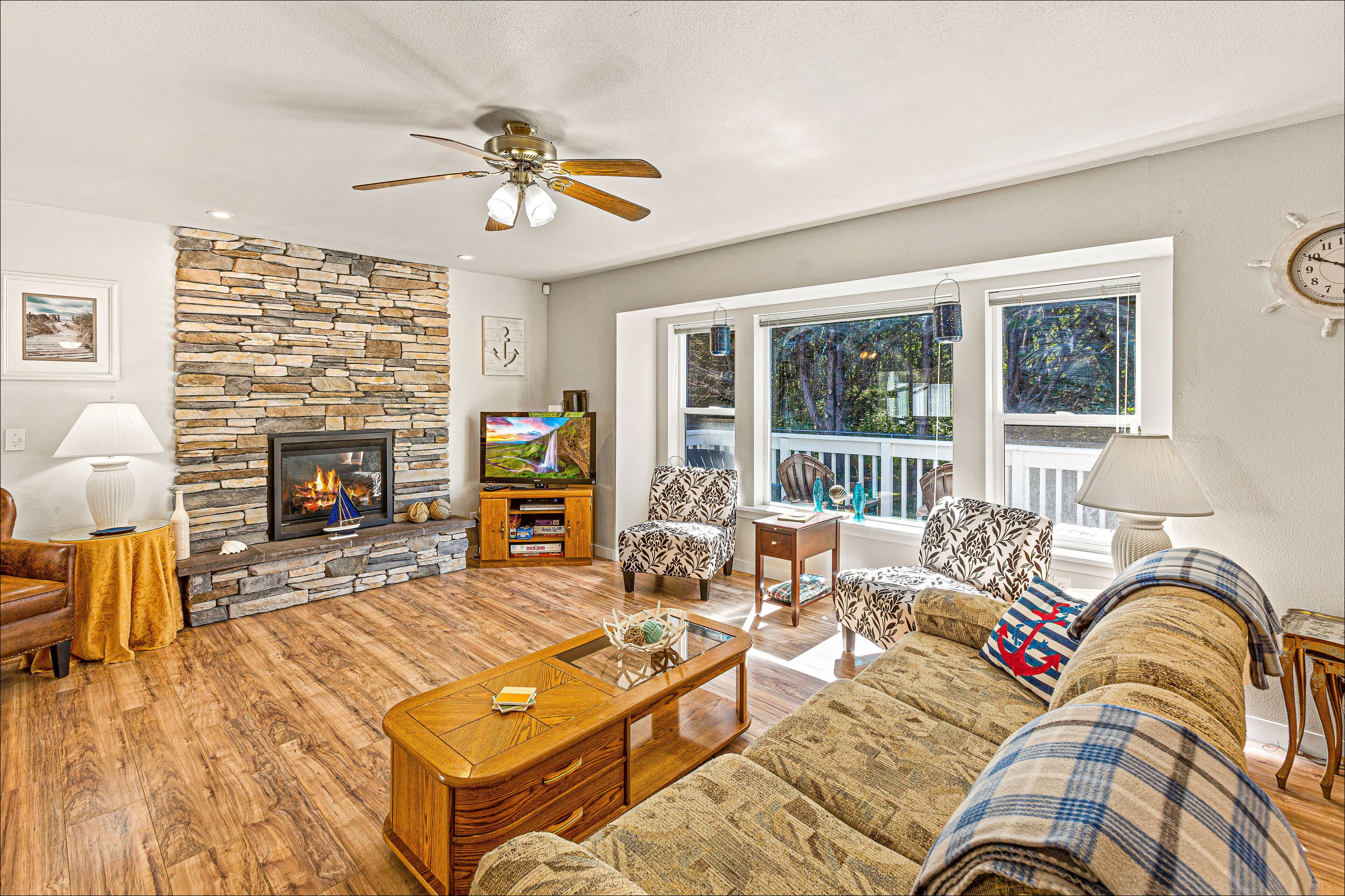 Een open haard, een dvd-speler en een stereo