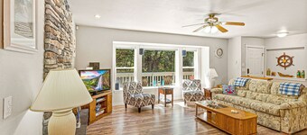 Allee Beach House - Westport