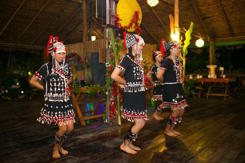 Karen Eco Lodge, Mao Wang