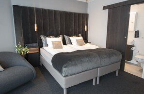 5 bedrooms, iron/ironing board, travel crib, free WiFi