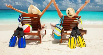 Amazing Beach Front Apartment, 3 BDRMS, 3 Baths, Sleeps 8,