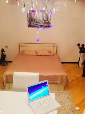 4 間睡房、熨斗/熨衫板、上網、床單