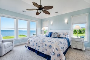 5 bedrooms, desk, iron/ironing board, WiFi