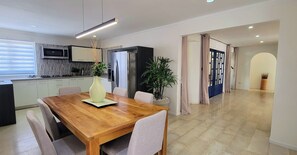 Dining - 2- Bedroom vacation Villa Aruba, pool,  walking distance to Eagle Beach! (Noord)