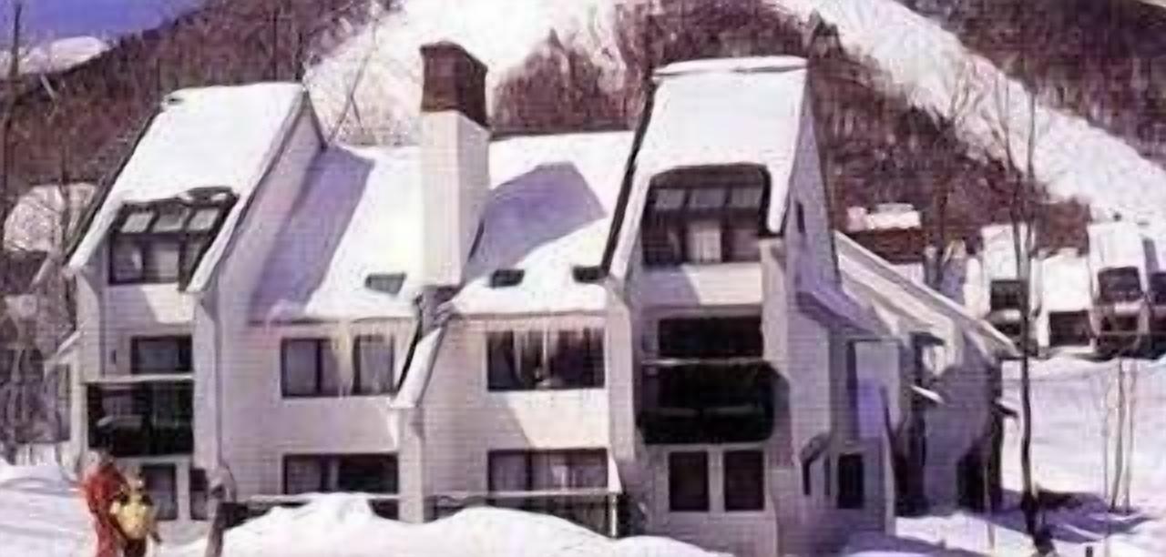 Premier Ski-in/Ski-out - 2 Bedroom Townhouse Killington  Special March Rates



