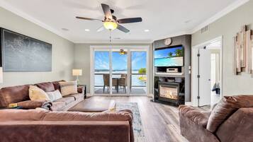 Smart TV, fireplace, DVD player