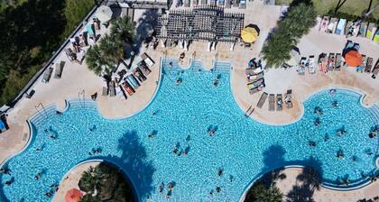 Windsor Hills Private Luxury Pool House, Sleeps 13