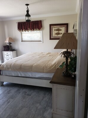 3 Schlafzimmer, Schreibtisch, WLAN, Bettwäsche