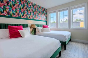 4 bedrooms, desk, iron/ironing board, travel crib - 6th Street Suite: 4BR/11Beds - Pool, Roofdeck, Garden Bars, Walk To Everything! (Austin)