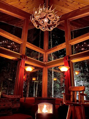 المنشأة من الداخل