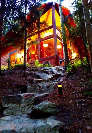 تفاصيل الفندق من الخارج