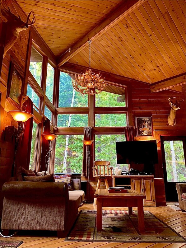 THE Ultimate TREEHOUSE AND Cabin Experience!: 2023 Room Prices, Deals ...
