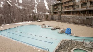 屋外プール、温水プール