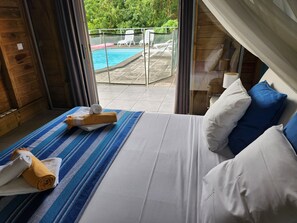 4 bedrooms, iron/ironing board, travel cot, free WiFi