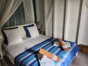 4 chambres, fer et planche à repasser, lit parapluie, Wi-Fi gratuit