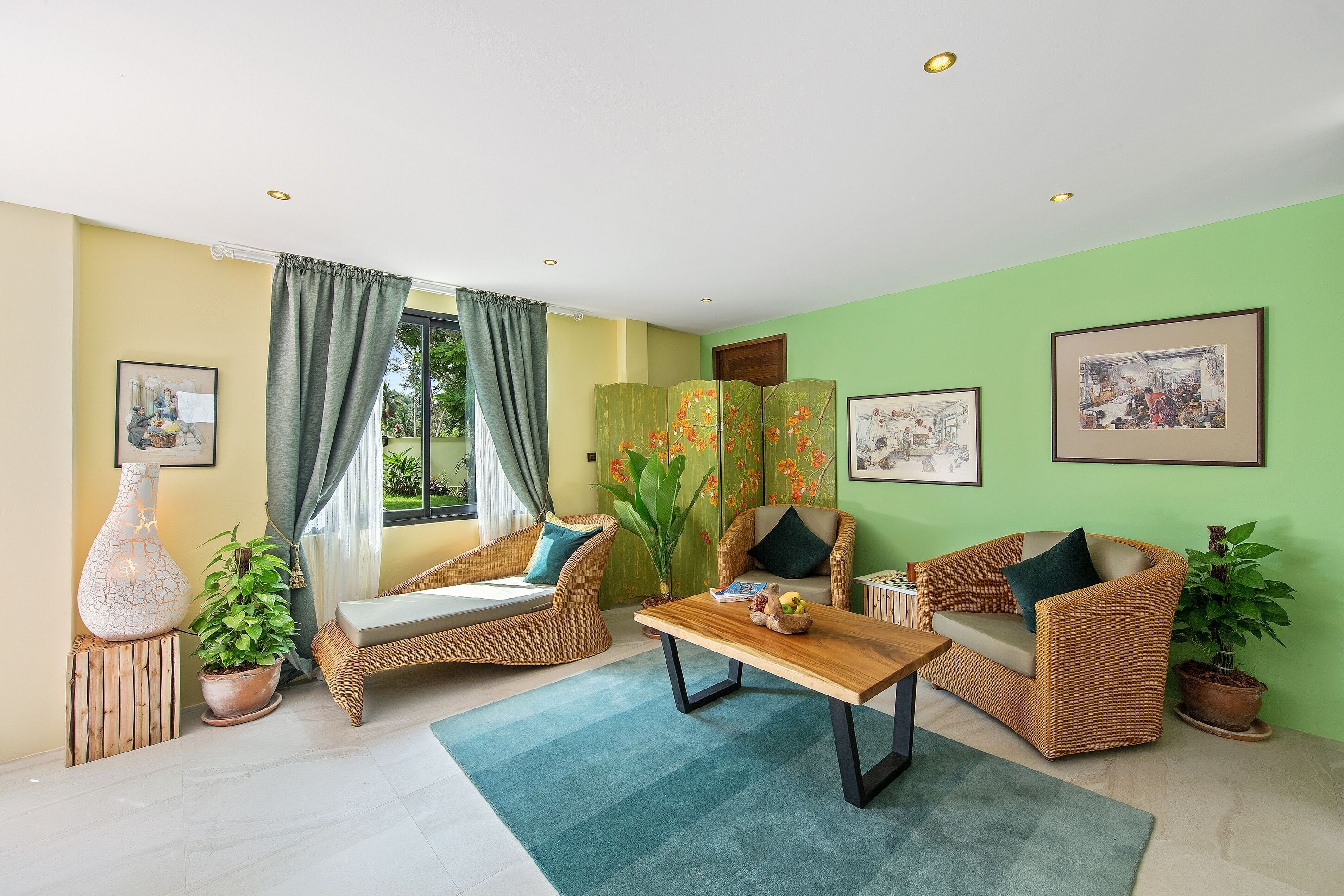 Een smart-tv, een dvd-speler, boeken en een filmbibliotheek