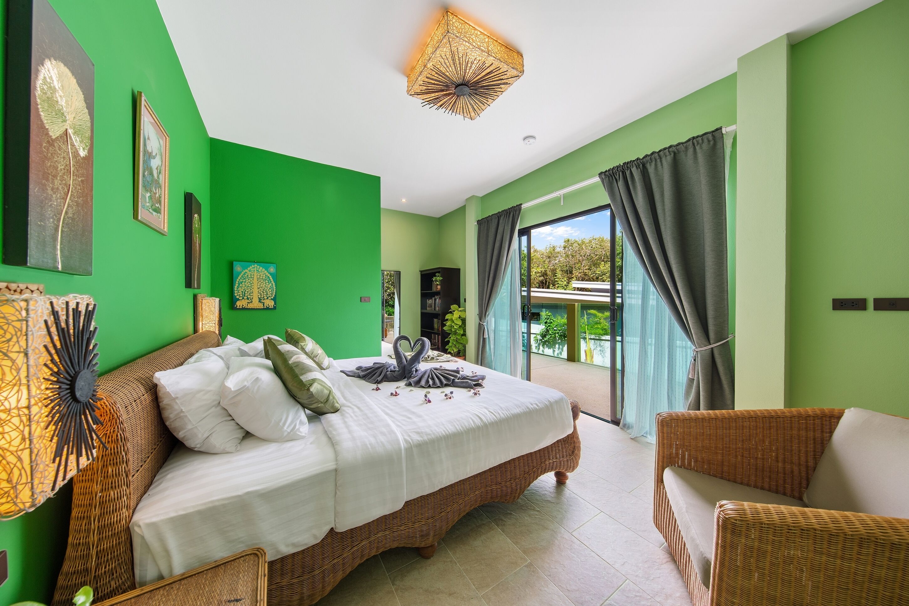 4 slaapkamers, een kluis op de kamer, een strijkplank/strijkijzer