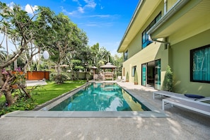 Piscine extérieure
