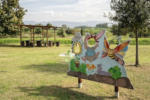 Children's area - Beautiful apartment in villa for 4 guests with pool, WIFI, A/C and TV (Larciano)
