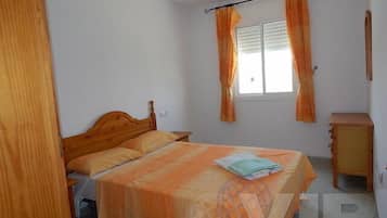 2 slaapkamers, een strijkplank/strijkijzer, wifi, beddengoed