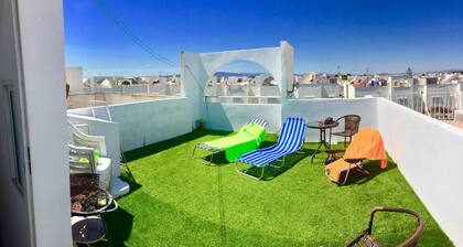 2 Bed Duplex With Large Pool & Sun Terrace Close To Beach and Golf