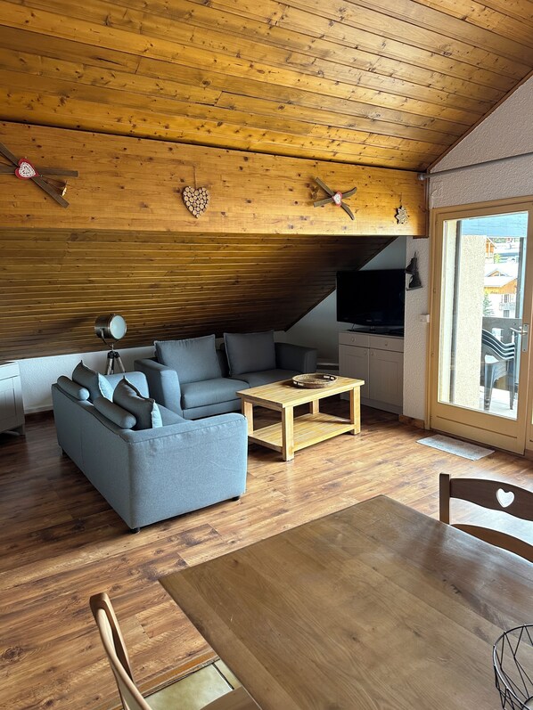 Smart TV, DVD player