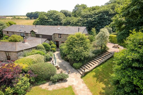 Luxury Accom nr Salcombe, Spring Barn, 5 Bedroom, Sleeps 10, 4 Star+, EV Charger