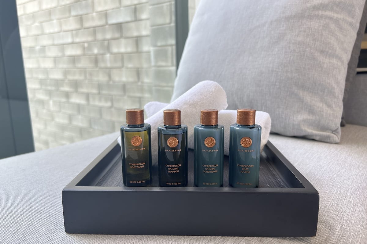 separate bathtub and shower, deep-soaking bathtub, rainfall showerhead