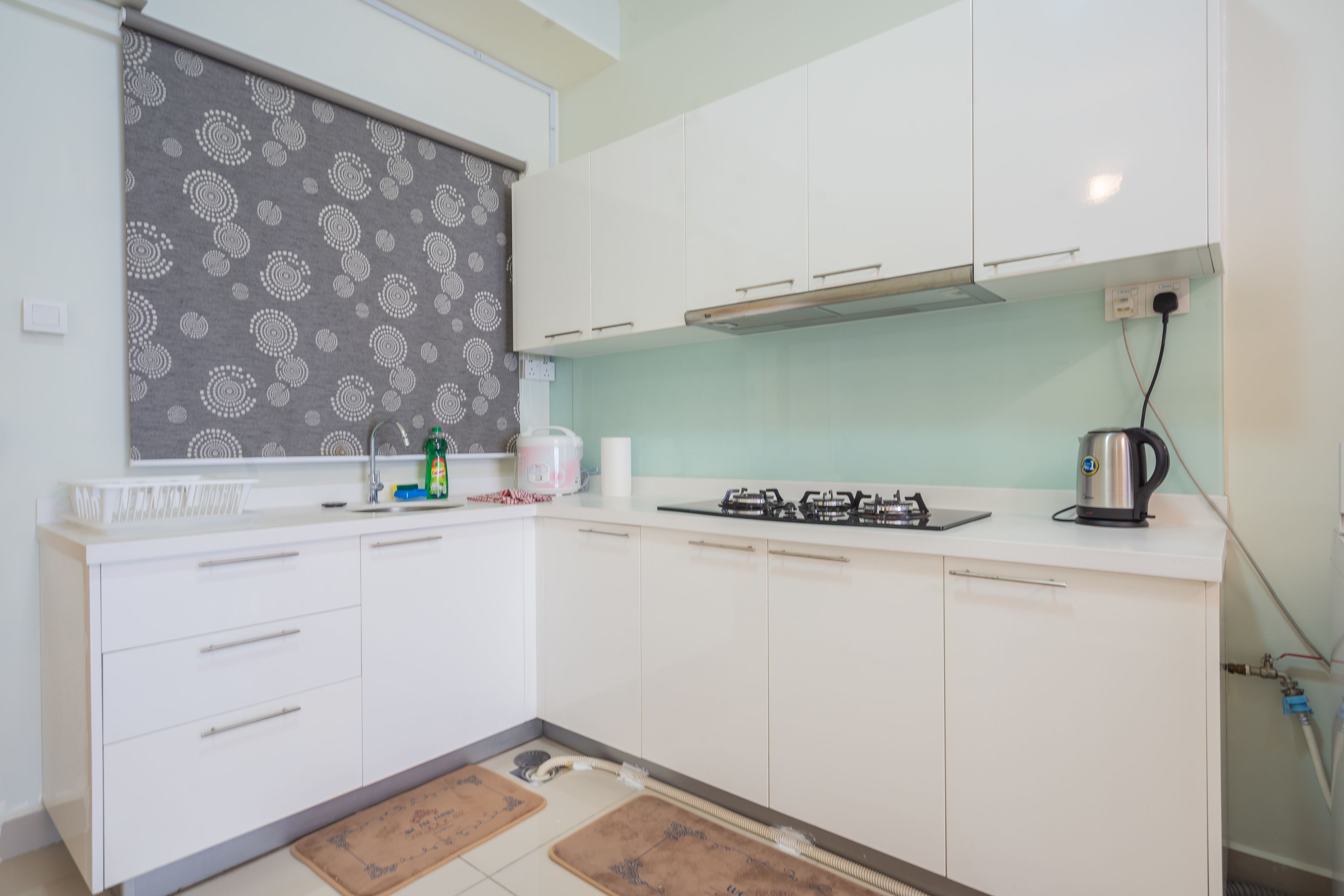 comfort studio | private kitchen | fridge, microwave, stovetop, electric kettle