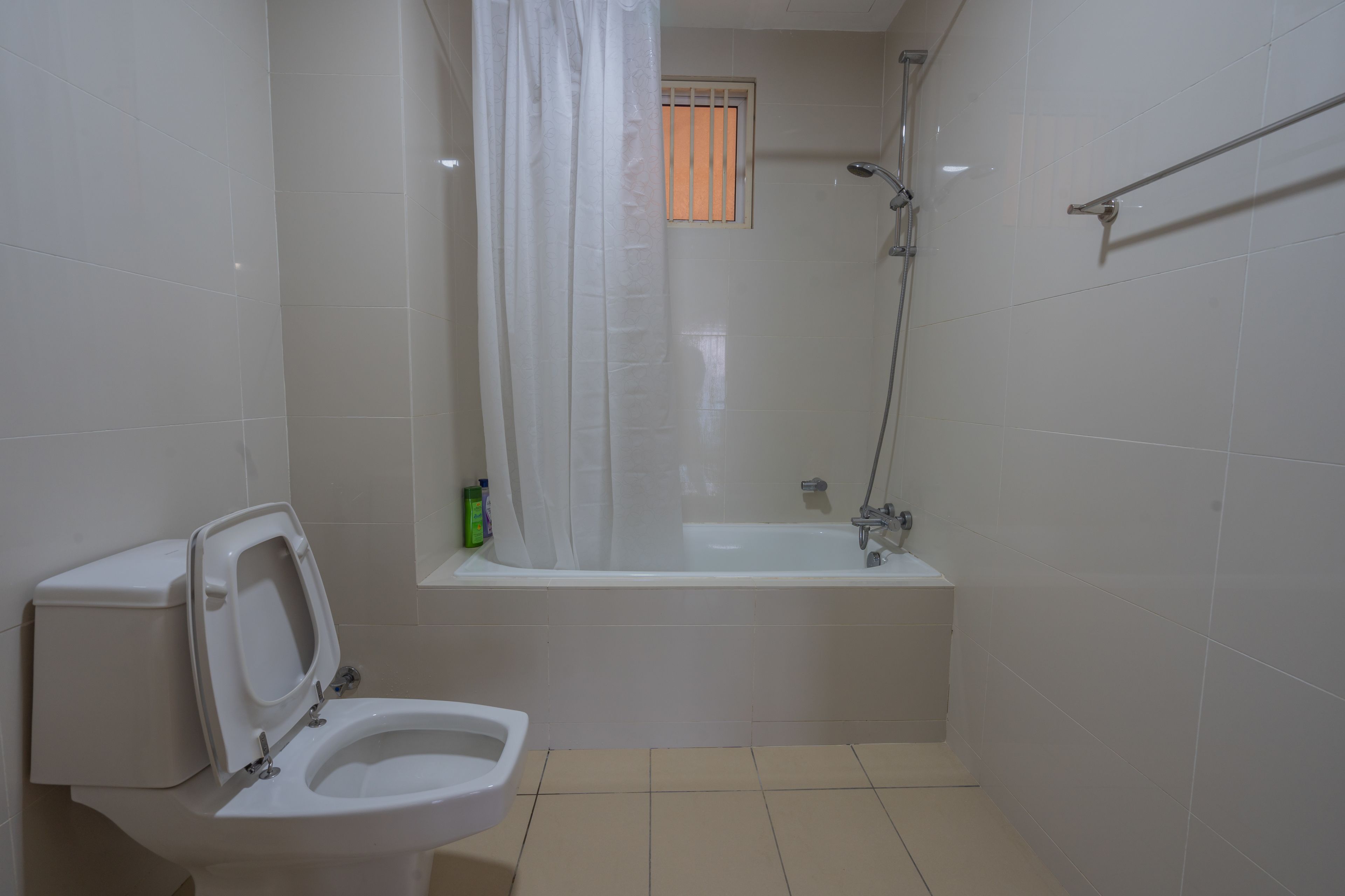 comfort studio | bathroom | shower, free toiletries, hair dryer, slippers