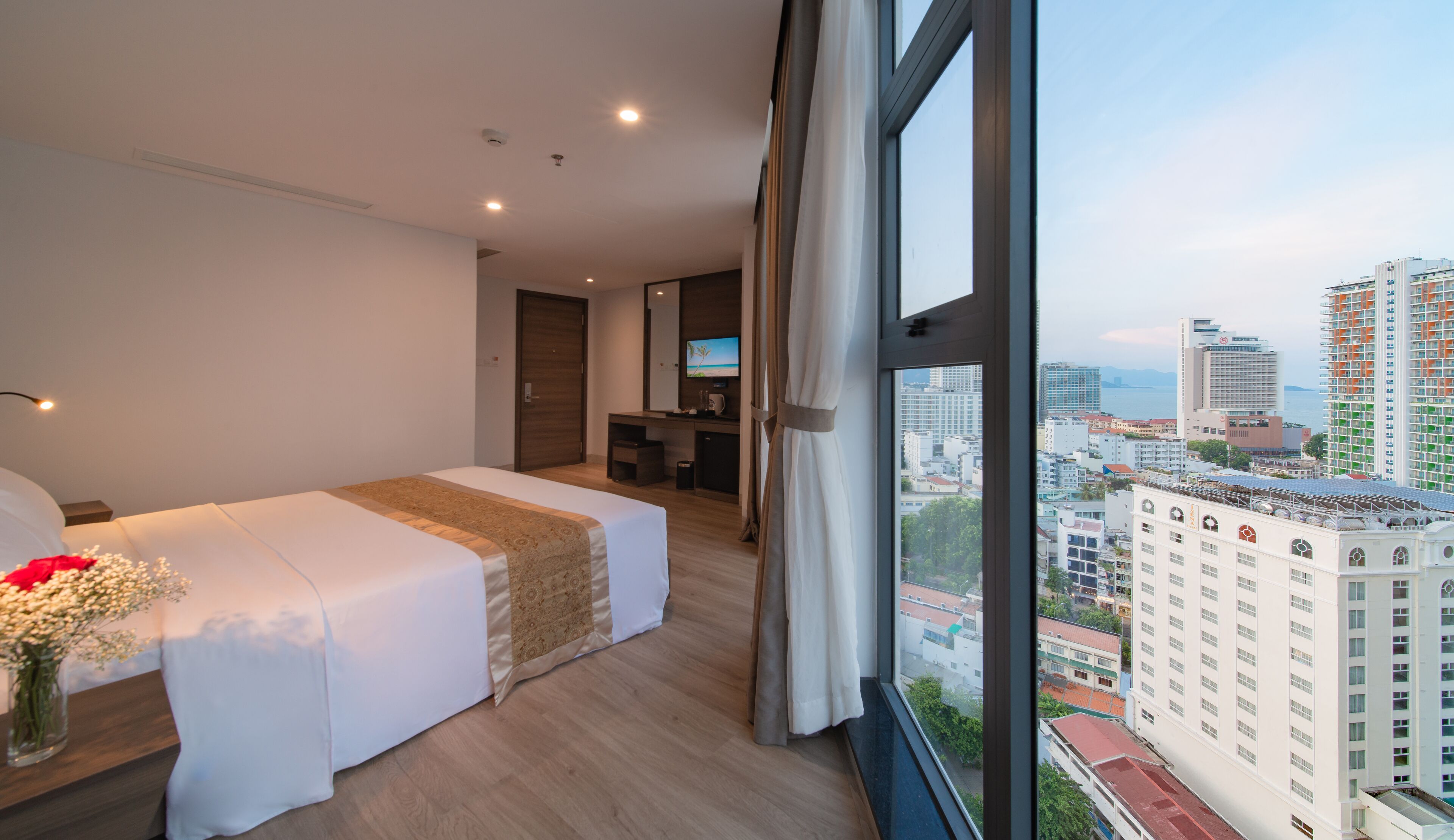 premier double room | premium bedding, in-room safe, desk, soundproofing