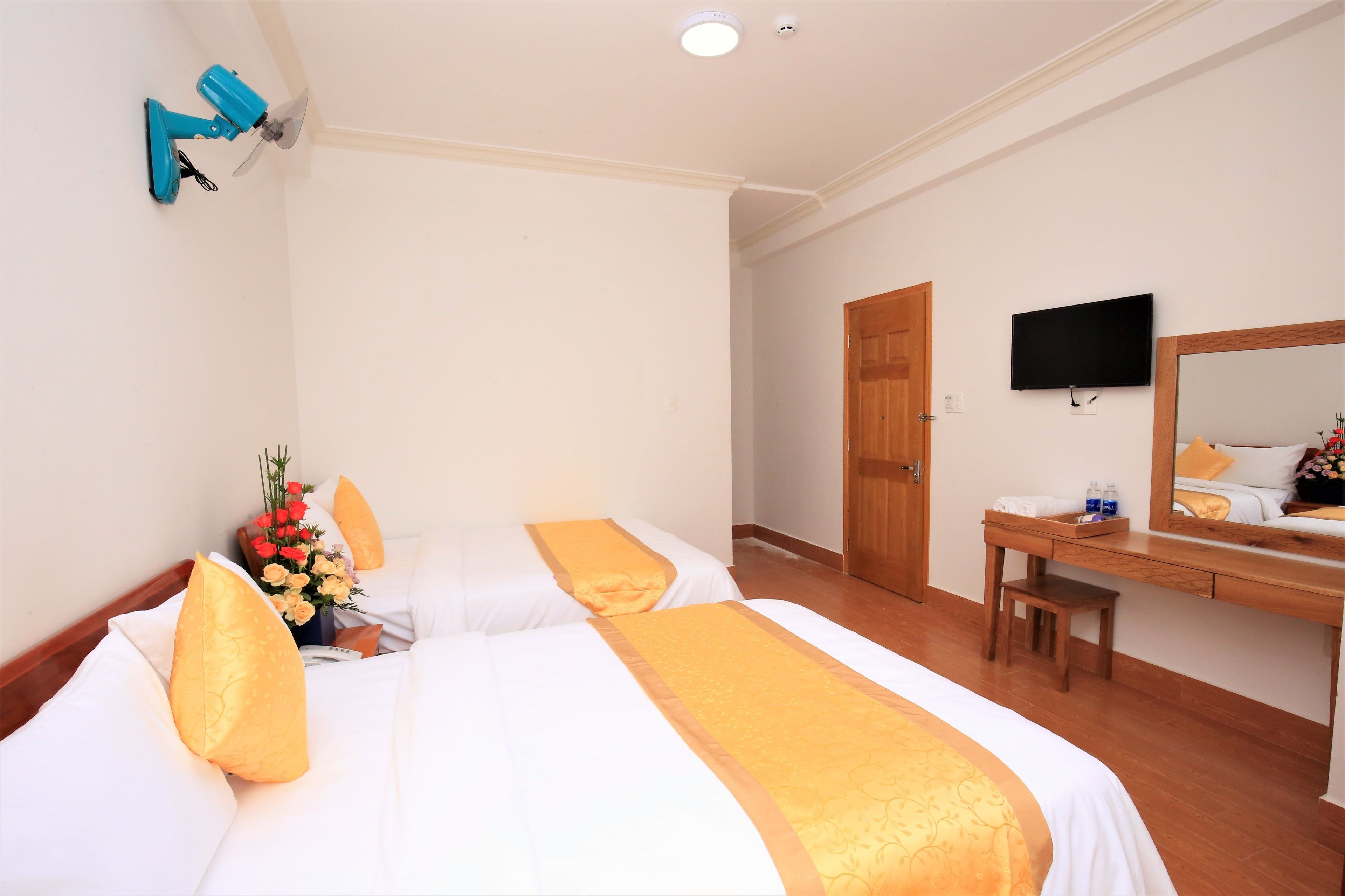 Quadruple Room | Minibar, desk, blackout curtains, soundproofing