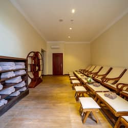 Couples treatment room(s), body treatments, aromatherapy