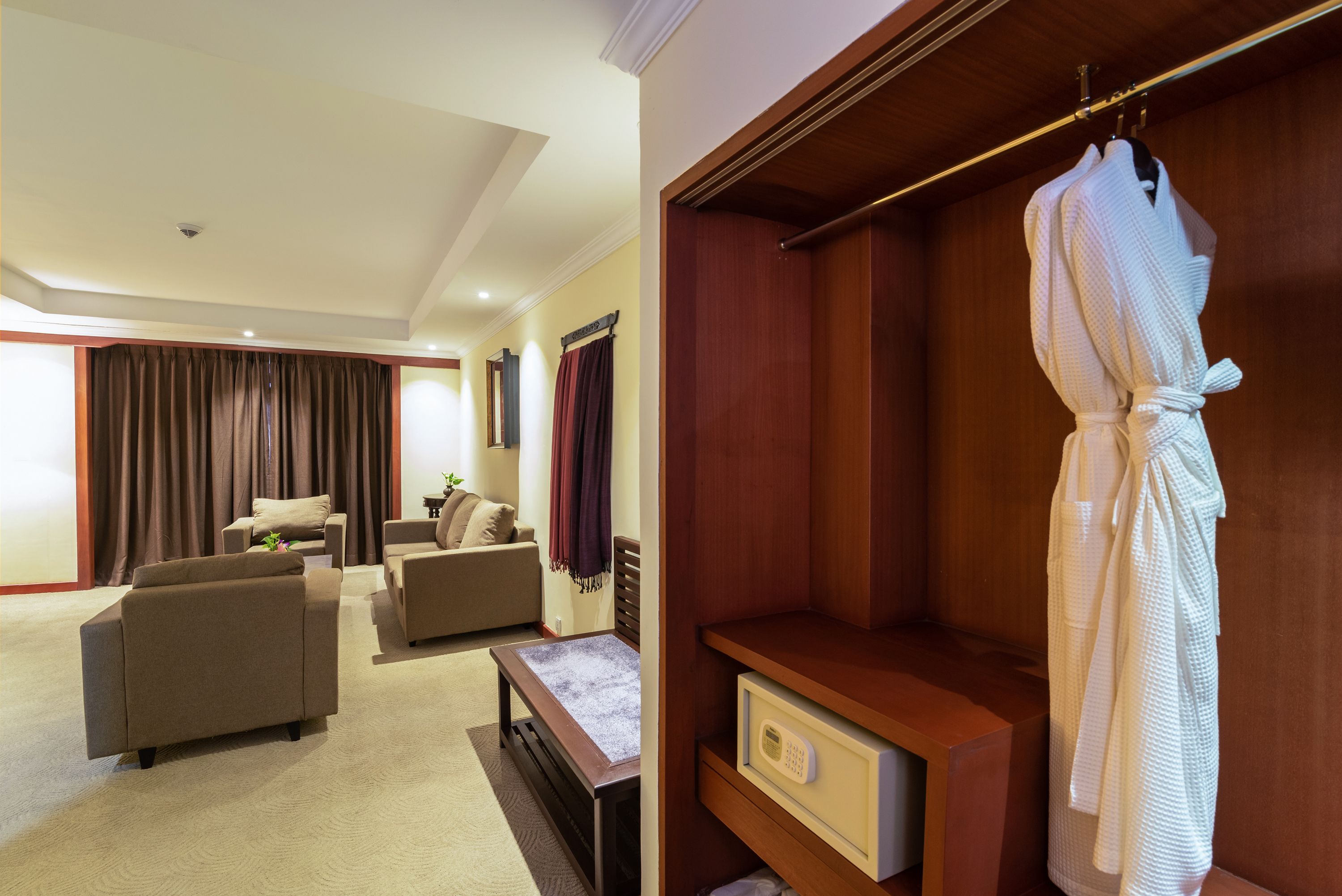 honeymoon suite, bathtub, balcony | living room | 64-inch lcd tv with cable channels, tv, fireplace