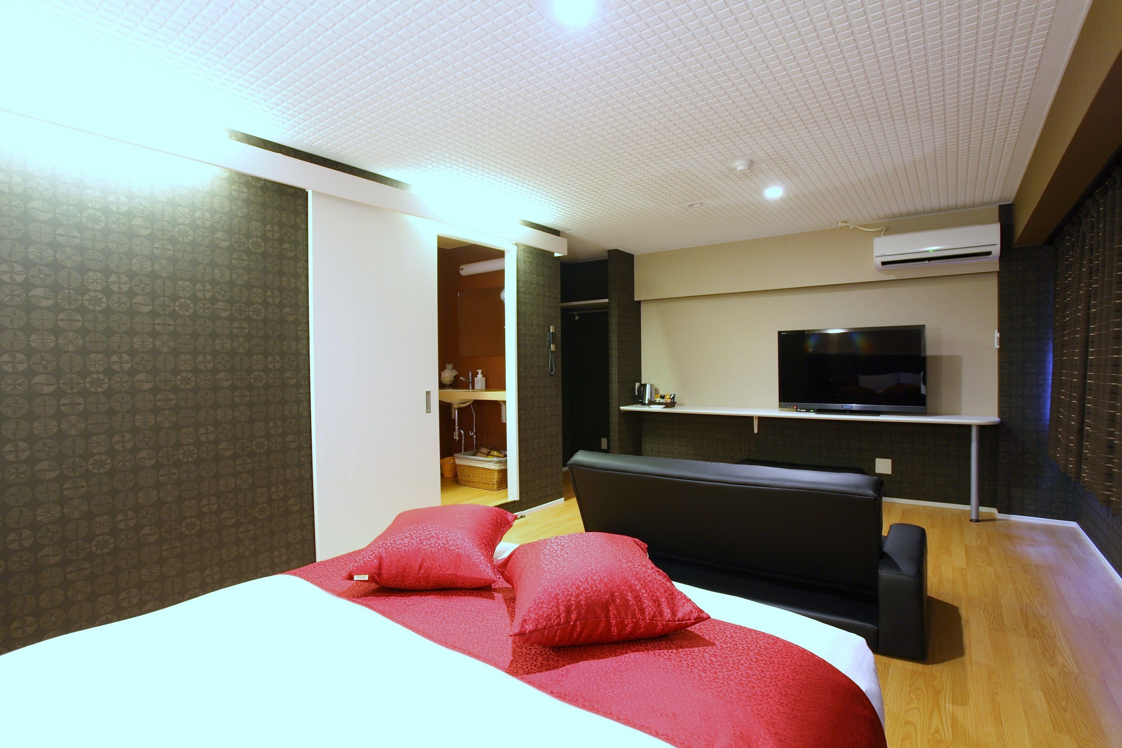 Cubrecamas, decoración personalizada y escritorio 