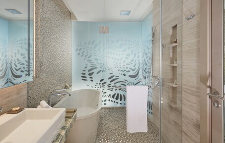Royal M Hotel Resort Abu Dhabi by Gewan - Image 12