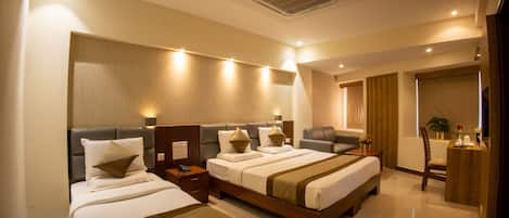 Deluxe Rooms | 1 bedroom, Egyptian cotton sheets, premium bedding, desk