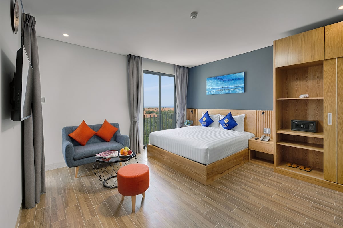 Appartement Deluxe, balcon | 1 chambre, minibar, bureau, espace de travail pour ordinateur portable