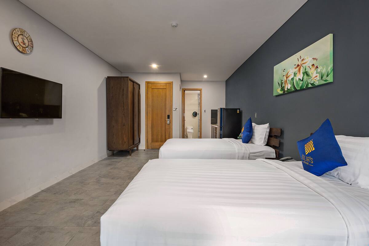 Chambre Deluxe avec lits jumeaux, balcon | 1 chambre, minibar, bureau, espace de travail pour ordinateur portable